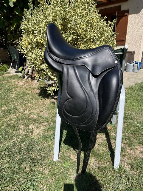 Selle antares dressage modèle cadence 