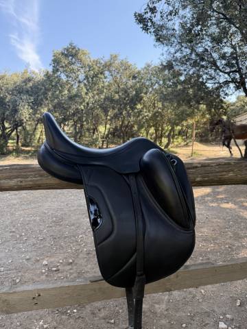 Selle de dressage antares