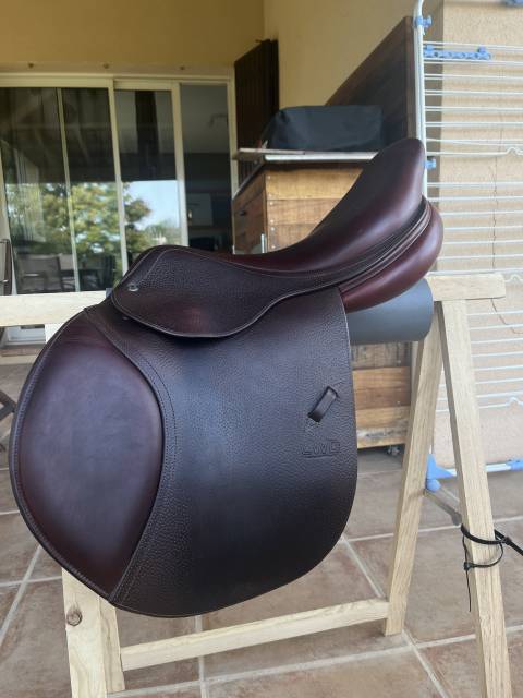 Selle cwd modèle: se06 taille siège: 17,5