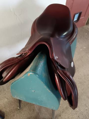 Selle meyer taille 17,5  année 2016