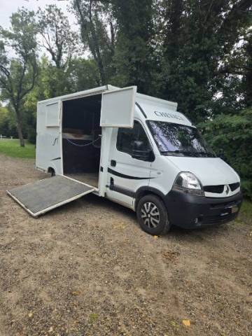 Camion chevaux renault master 