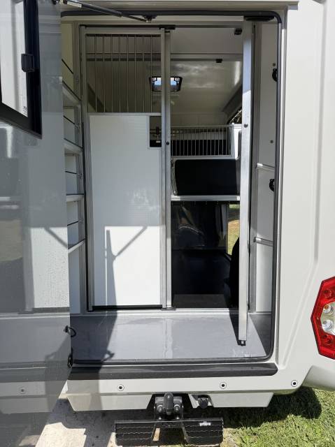 Vl 5 pl cabine, haras long, grande sellerie aménagée
