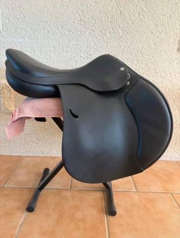 Selle equipe emporio jumping noir 17 pouces