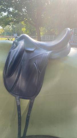 Selle dressage devoucoux makila lab