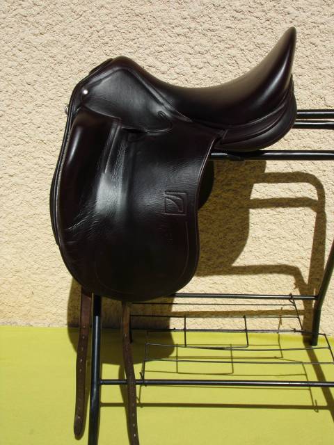 Selle dressage childeric dpl 17'5