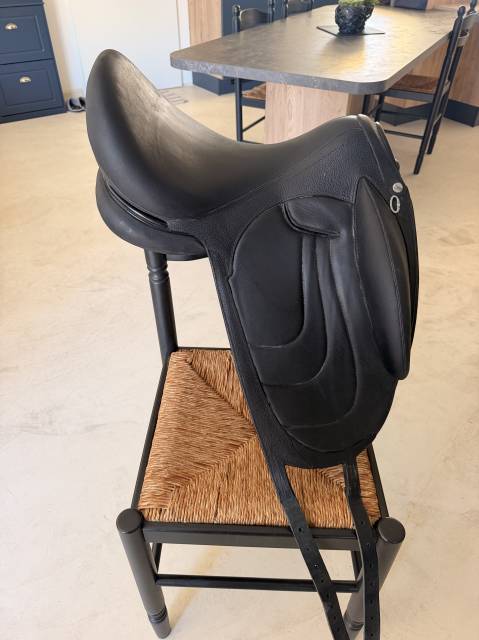 Selle dressage devoucoux 18 pouces