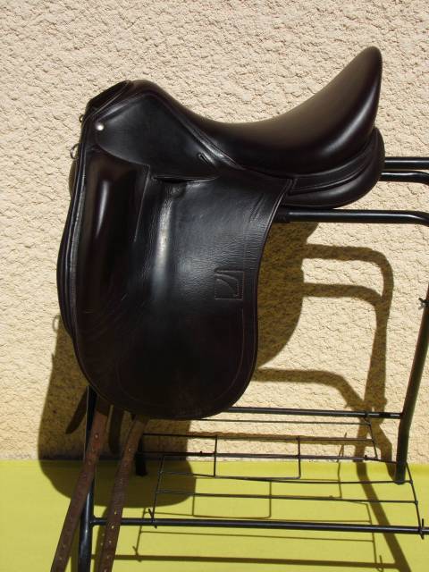 Selle dressage childeric dpl 17'5