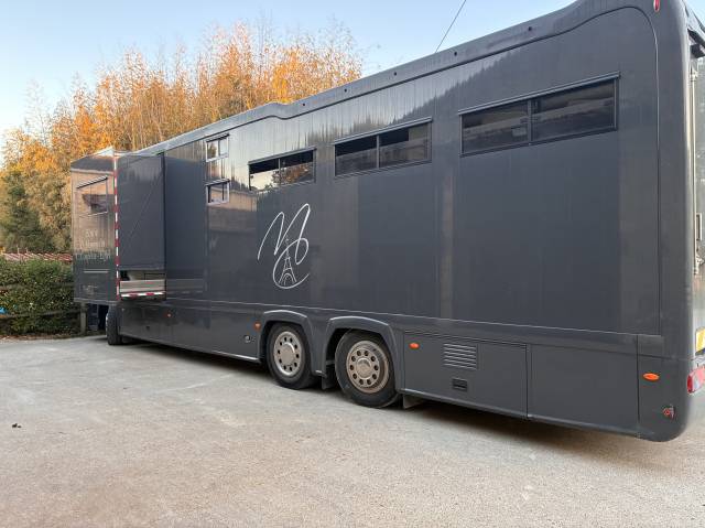 Camion stx 6 places chevaux 