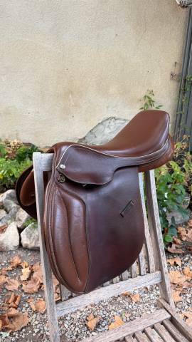Selle ronzon 17,5” en cuir marron obstacle / cso