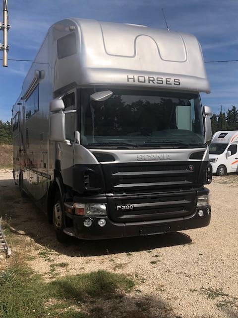 Scania p380/living pop/6chevaux/95000km/149500eurosnet 