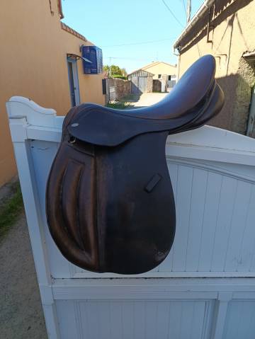 Selle euroriding cuir marron 18 pouces