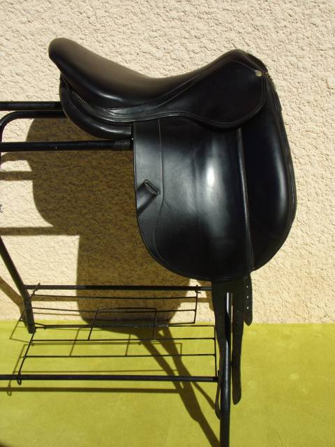 Selle dressage forestier 17'5 petit prix 