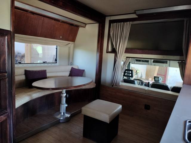 Camion stephex 6 chevaux+home car 6p