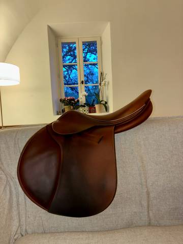 Selle butet semi-creux 17,5