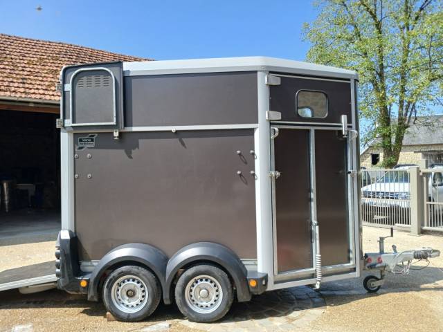 Van ifor williams 