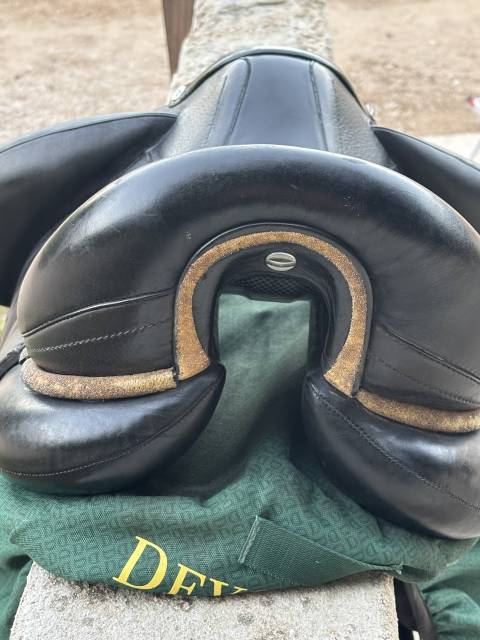 Selle dressage devoucoux makila harmonie s002