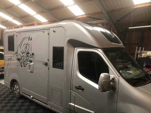 Stx - horsebox - 5 places