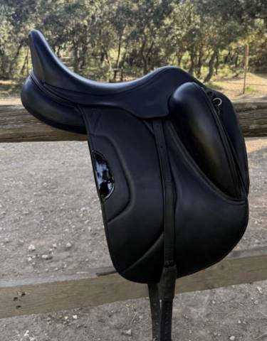 Selle de dressage antares tempo 