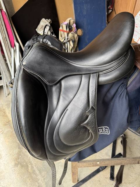Selle de dressage antares cadence 18 p 