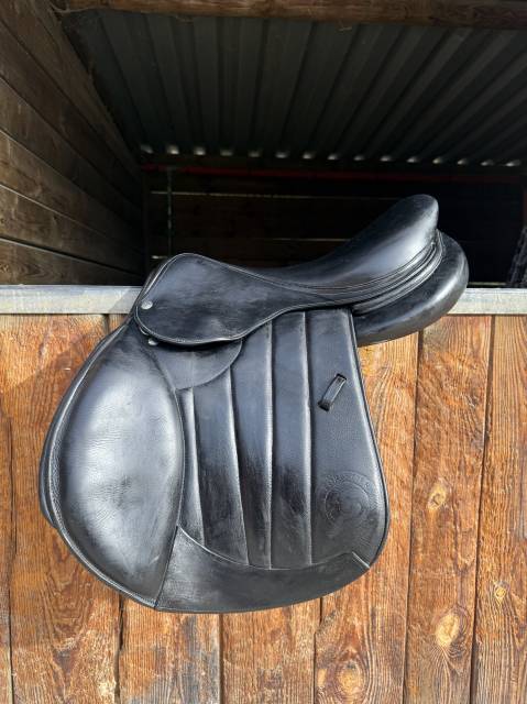 Selle forestier séoul 2024 taille 17 toute équipée