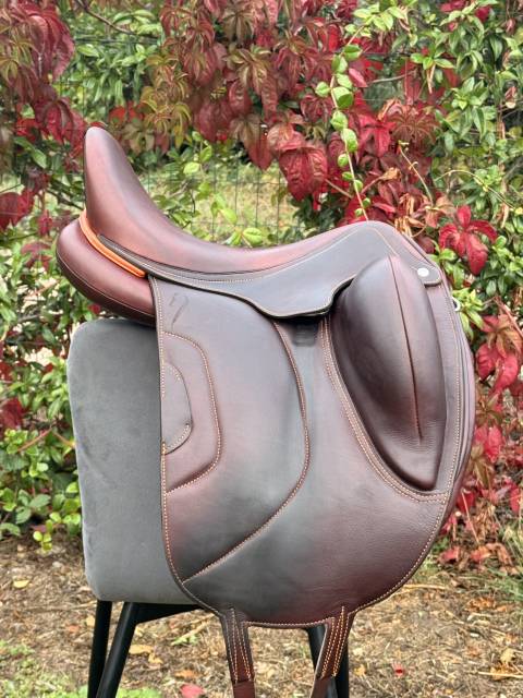 Selle de dressage antarès tempo – 17,5”