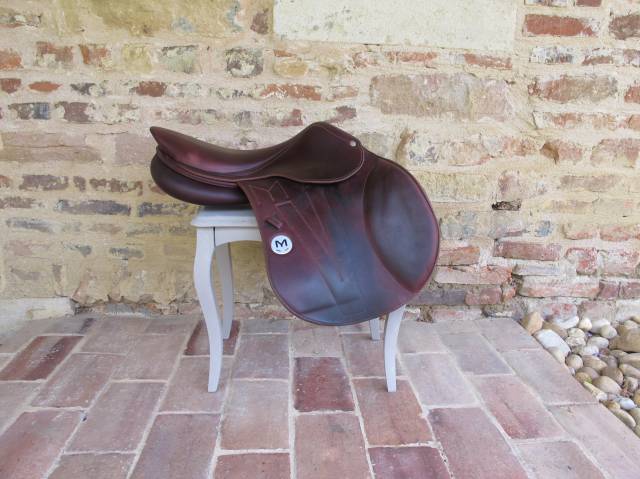 Selle modèle mistral meyer selles semi creuse 17 q4 - réf. 764