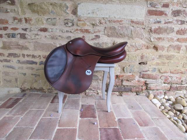 Selle modèle mistral meyer selles creuse 17,5 q4 - réf. 1224