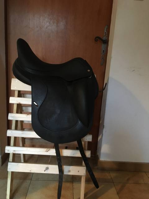 Selle de dressage antares signature taille 17