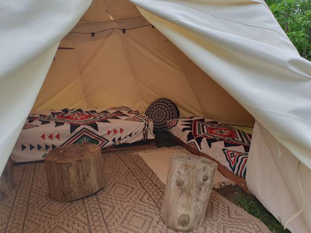 Hébergement dans un tipi avec votre cheval