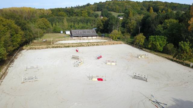 Ecurie de propriétaires et de sport sur 4 ha