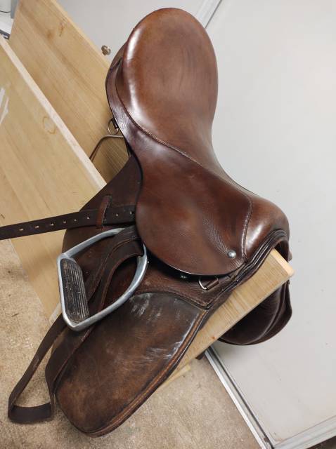 Selle lewa mixte 17
