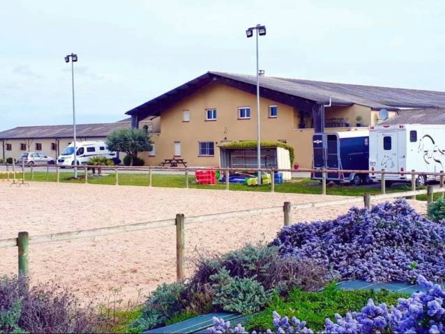 Pension chevaux toulouse - ecuries de garidech (31)