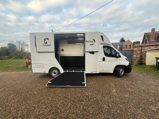 Location camion pour chevaux beauvais (60)