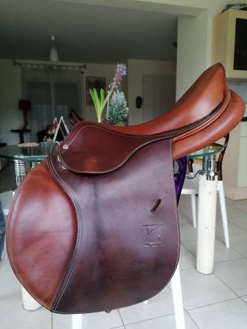 Selle mixte 17.5 pouces modèle jump'in