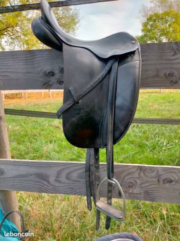 Selle de dressage county
