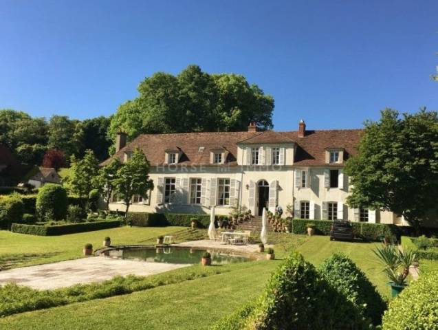 Manoir avec installations equestres à 40 minutes de paris