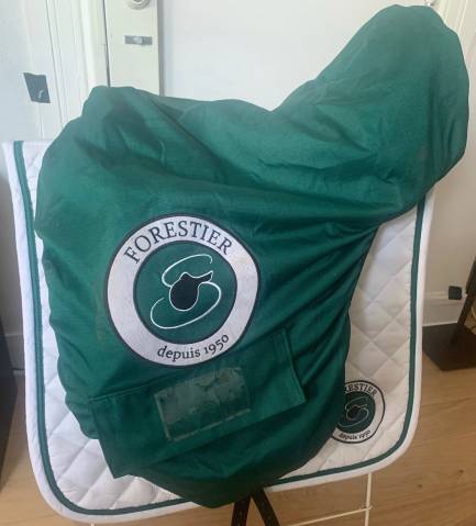 Selle de dressage forestier modèle aachen 17,5