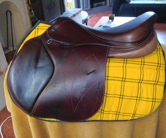 Selle ikonic état neuf
