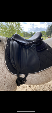 Selle de dressage devoucoux makila 