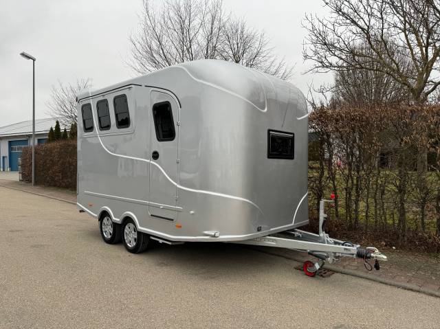 Remorque anka 3 chevaux & home car