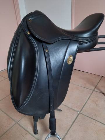 Selle dressage mono-quartier, 17 pouces