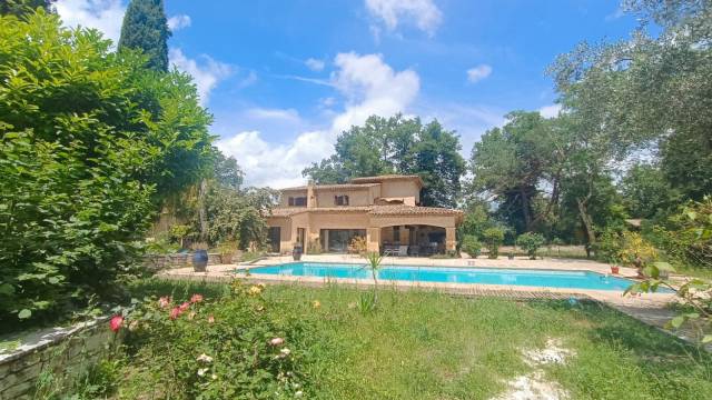 Propriété provençale avec piscine  callian (83)