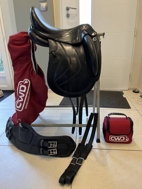 Selle de dressage cwd