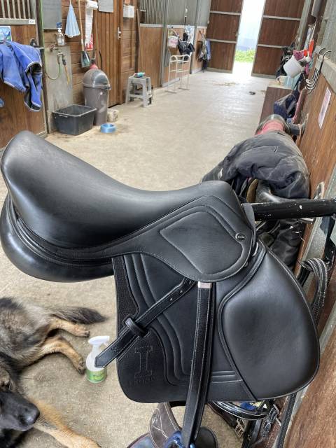 Selle ikonic « évolution » black série jev03