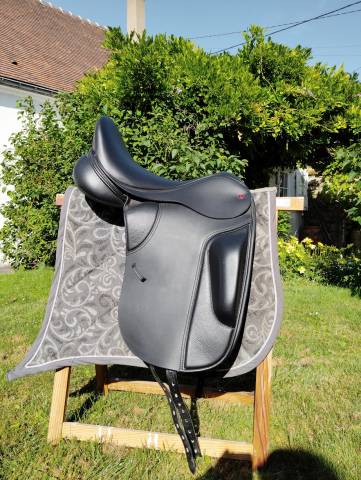 Thorowgood t8 dressage haut garrot 18' avec 4 arcades