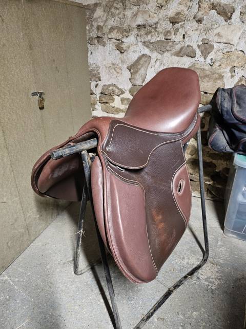 Selle cuir mixte fouganza 17,5