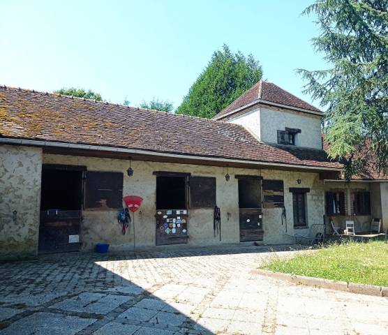 Propriété équestre 200m2, 1,2 ha  45 minutes fontainebleau