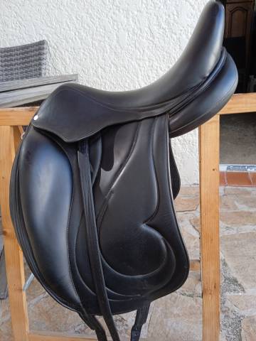 Selle de dressage antarès cadence 17,5