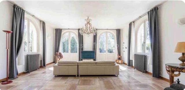 Provence- belle bastide sur 3,5 hectares