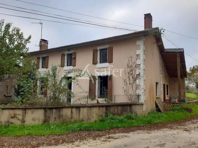 Maison en campagne sur 16 ha